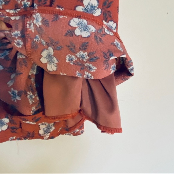 NWOT Francesca’s Floral Romper - Picture 8 of 8